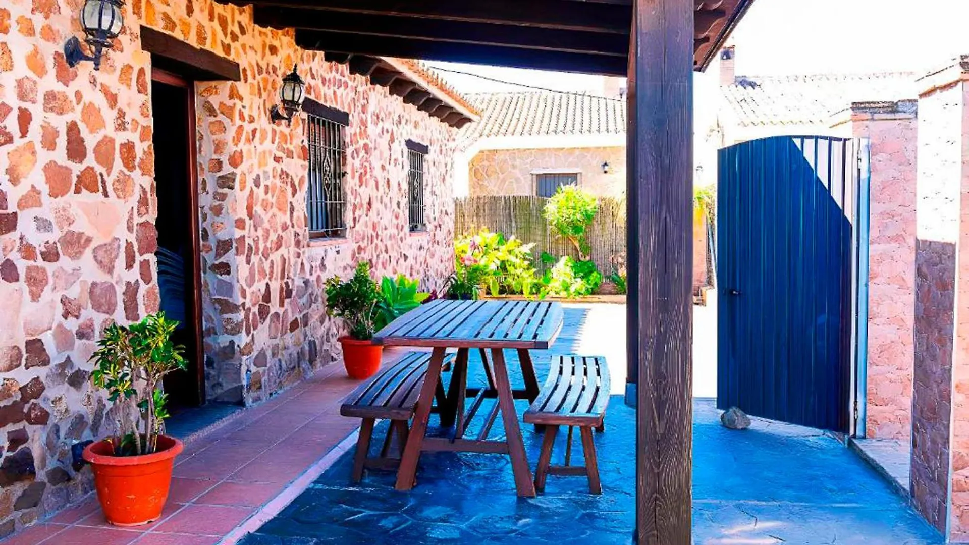 Chalet Con Piscina Compartida Y Jardin Privado Cadiz