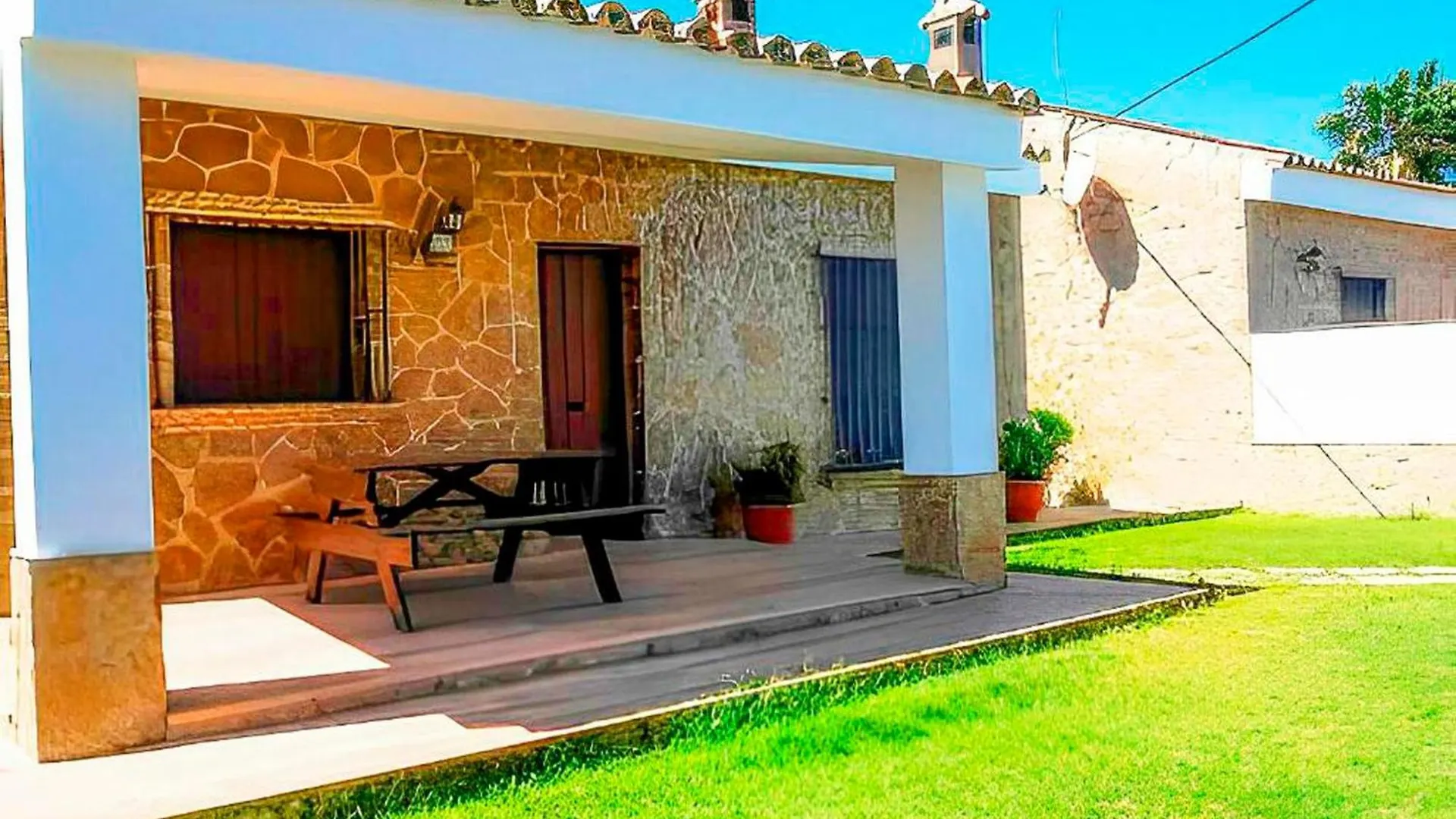 Chalet Con Piscina Compartida Y Jardin Privado Cádiz 0*,