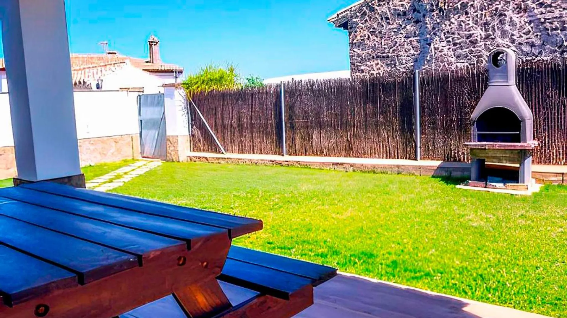 Chalet Con Piscina Compartida Y Jardin Privado Cadiz Apartment