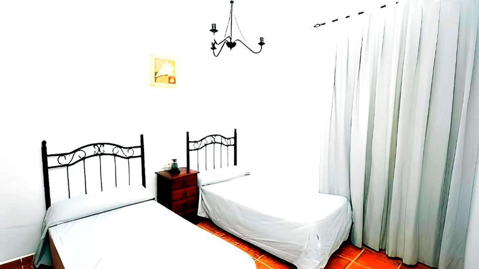 Chalet Con Piscina Compartida Y Jardin Privado Cádiz Španělsko