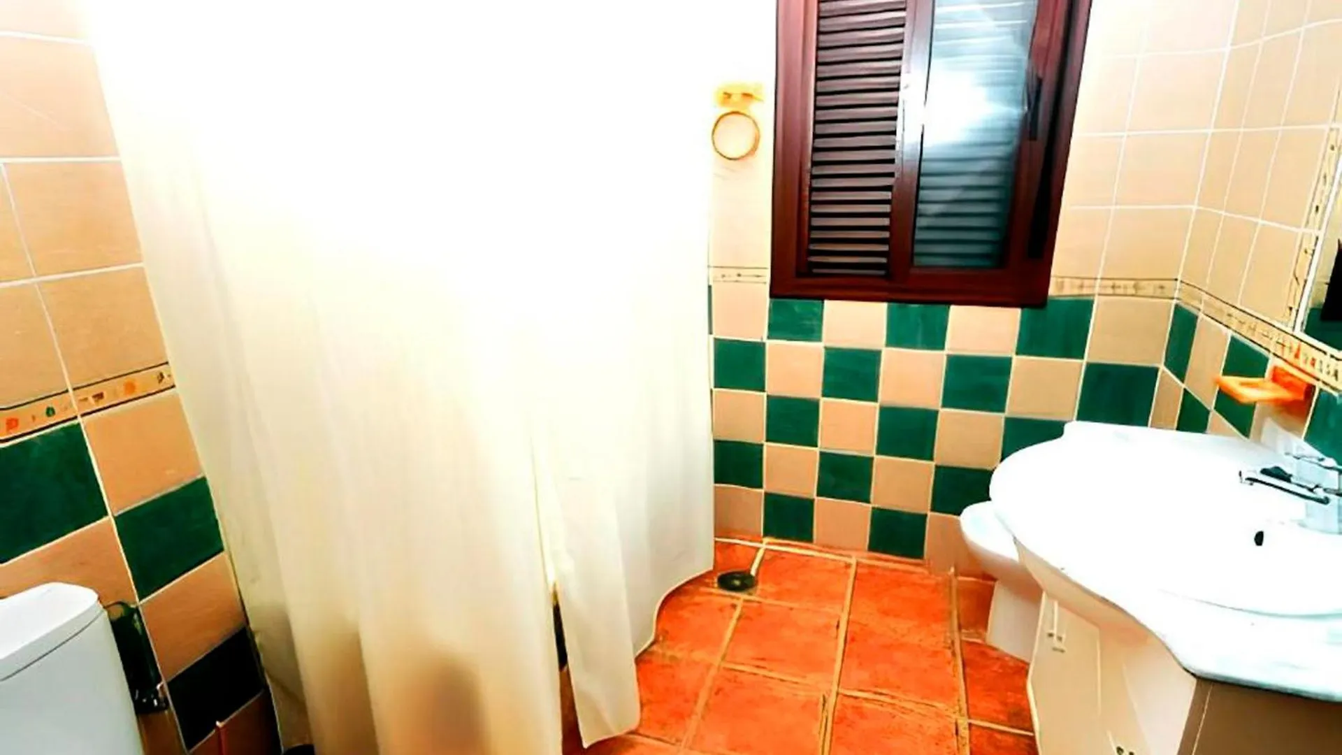 Chalet Con Piscina Compartida Y Jardin Privado Cádiz 0*,  Španělsko
