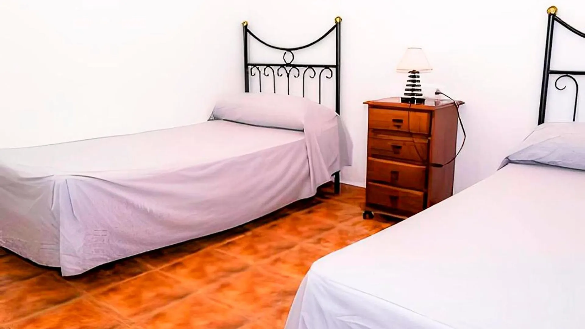 Chalet Con Piscina Compartida Y Jardin Privado Cadiz